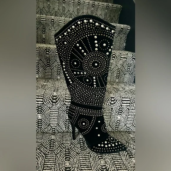 NIB Olivia Miller Studded Boot-Size 9 - Picture 2 of 7